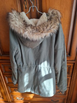 Parka Verde con Forro de Borreguito