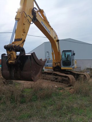 Excavadora New Holland E 305