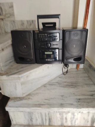 Radio Cassette y CD Sanyo