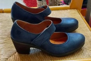 Zapatos Azules con Tira y Tacón