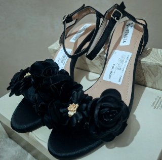 Zapatos de tacón negros 19V69 Italia