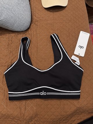 Top deportivo Alo Yoga negro