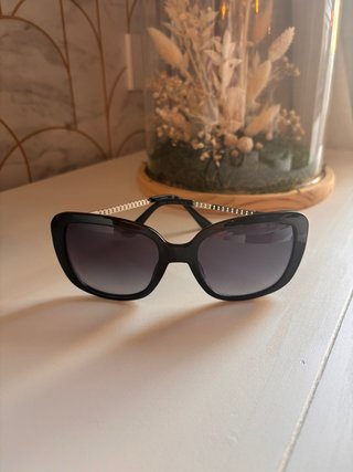 Gafas de sol Guess negras