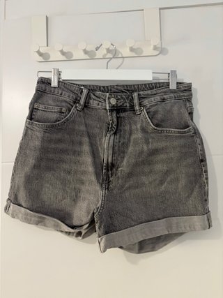 Pantalón corto Zara gris