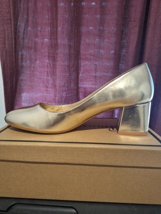 Tacones Dorados