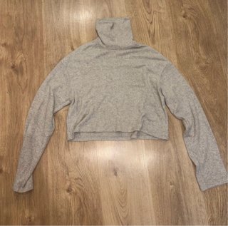 Jersey de cuello alto gris