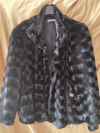 Chaqueta de pelo fino negra, especial Navidad
