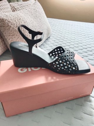Sandalias Gioseppo Negras nuevas a estrenar!