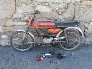 Moto Derbi antigua