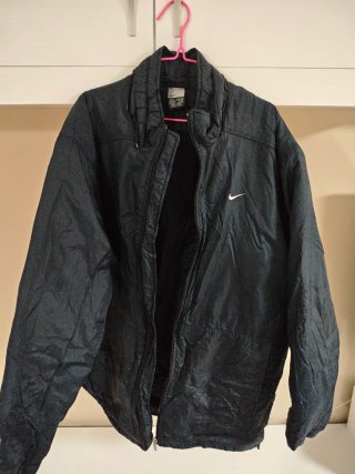 Chaquetón retro Nike negro