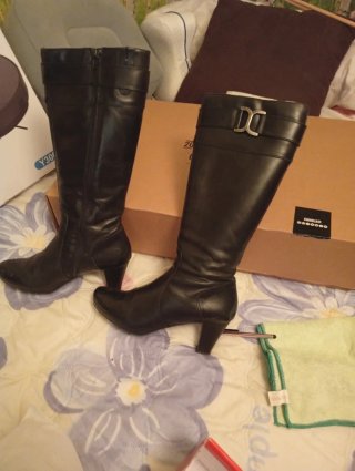 Botas Altas Negras de Piel con Tacón