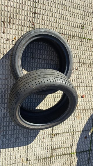 Neumáticos 215/45/18