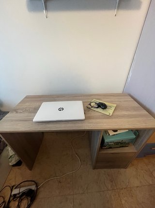 Escritorio de madera 115x50x71cm urge vender