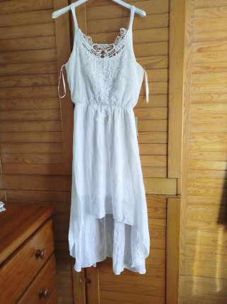 Vestido Blanco de Tirantes con Encaje. Fórmula J.