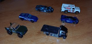 Lotto di 29 modellini Hot Wheels
