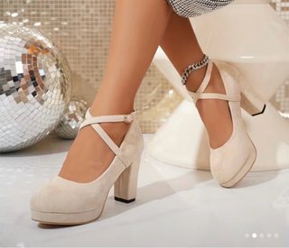 Zapatos de tacón beige sin estrenar talla erronea