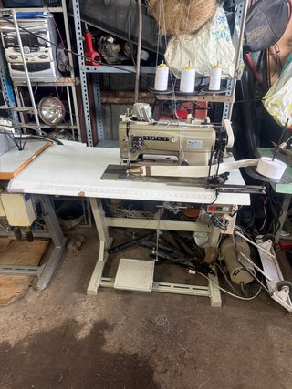 Máquina de coser Brother doble aguja