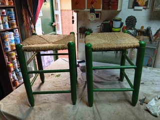 Set de 2 Taburetes Rústicos de Madera