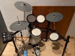 Batería electrónica Yamaha DTX502