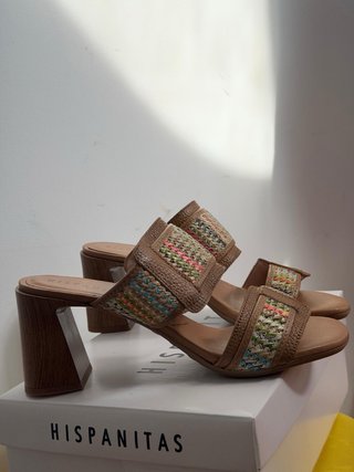 Sandalias de tacón Piel y Rafia de Hispanitas