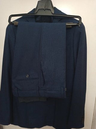 Traje de hombre azul marino