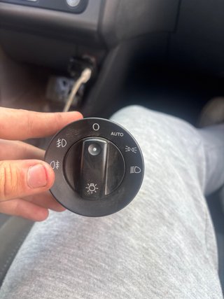Mando de luces automático para coche