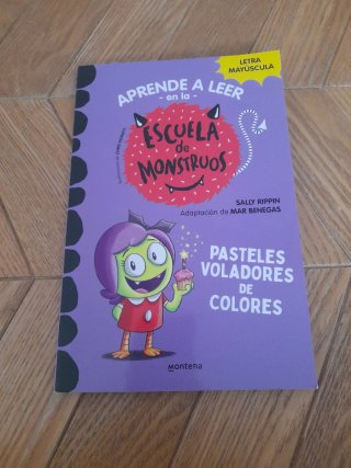 Pasteles voladores de colores
