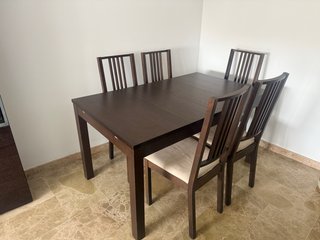 Mesa de comedor extensible de madera + 6 sillas