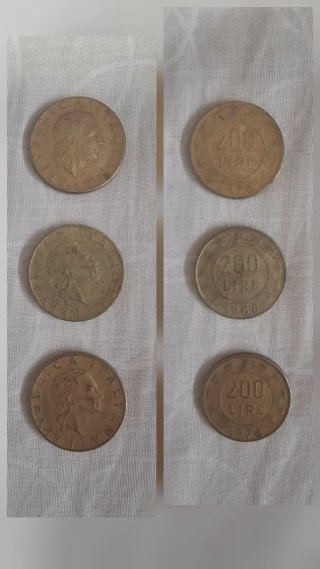 3 Monedas de 200 Liras Italianas