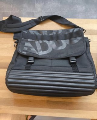 Bolso Bandolera Mandarina Duck Negro