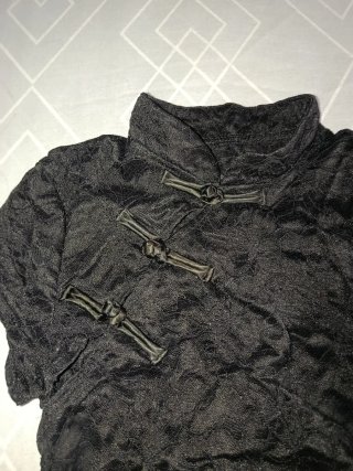 Top estilo asiático negro