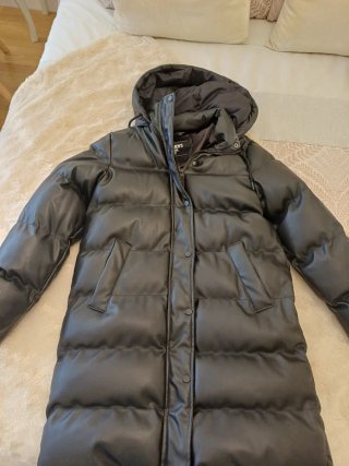 Cazadora Plumas Polipiel Negra