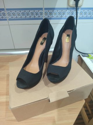 Zapatos de tacón Stradivarius negros