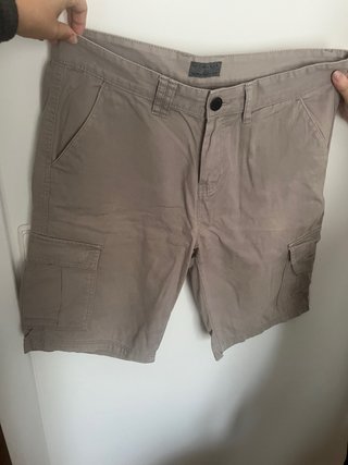 Pantalón corto gris Primark talla 44