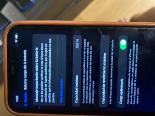 iPhone 11 Rosso 100% batteria