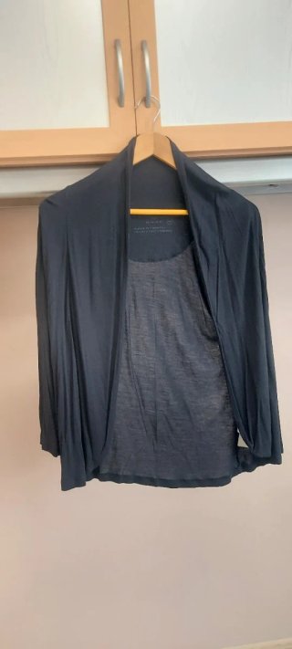 Chaquetita de punto azul marino