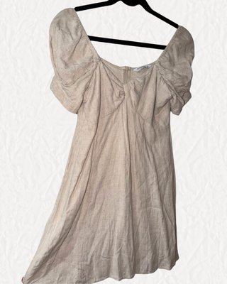 Vestido corto color crema
