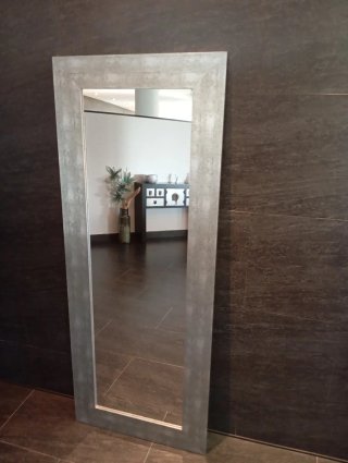 Espejo de Pared con Marco Plateado