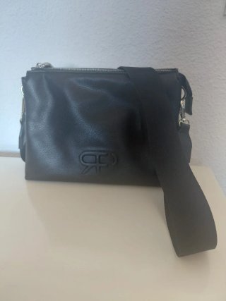 Bolso negro de mujer de Parfois