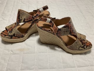 Sandalias de cuña Chatta