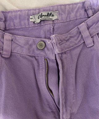 Pantalón Denim Lila Recto Con Bajo Desflecado