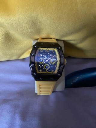 Reloj richard mille negro y amarillo