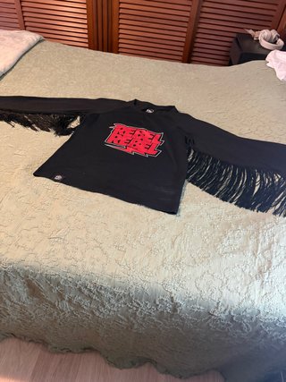 Camiseta Negra con Flecos Rebel