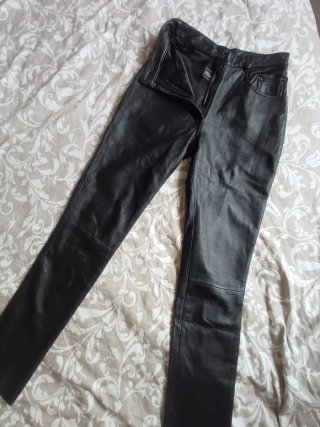 Pantalones de cuero negros