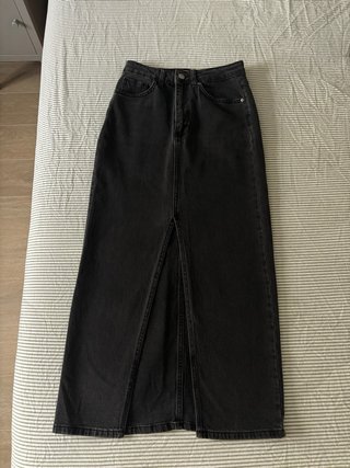 Falda vaquera larga negra Pull & Bear