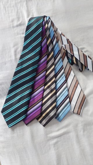 Lote de 5 corbatas nuevas 9€ todas