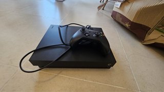 Xbox One X 4K con controller