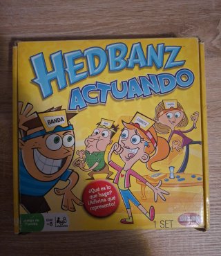 Juego de mesa Hedbanz Actuando
