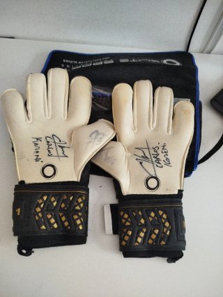 Guantes de Portero Kameni Firmados