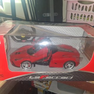 Auto radiocomandata LaFerrari Rastar